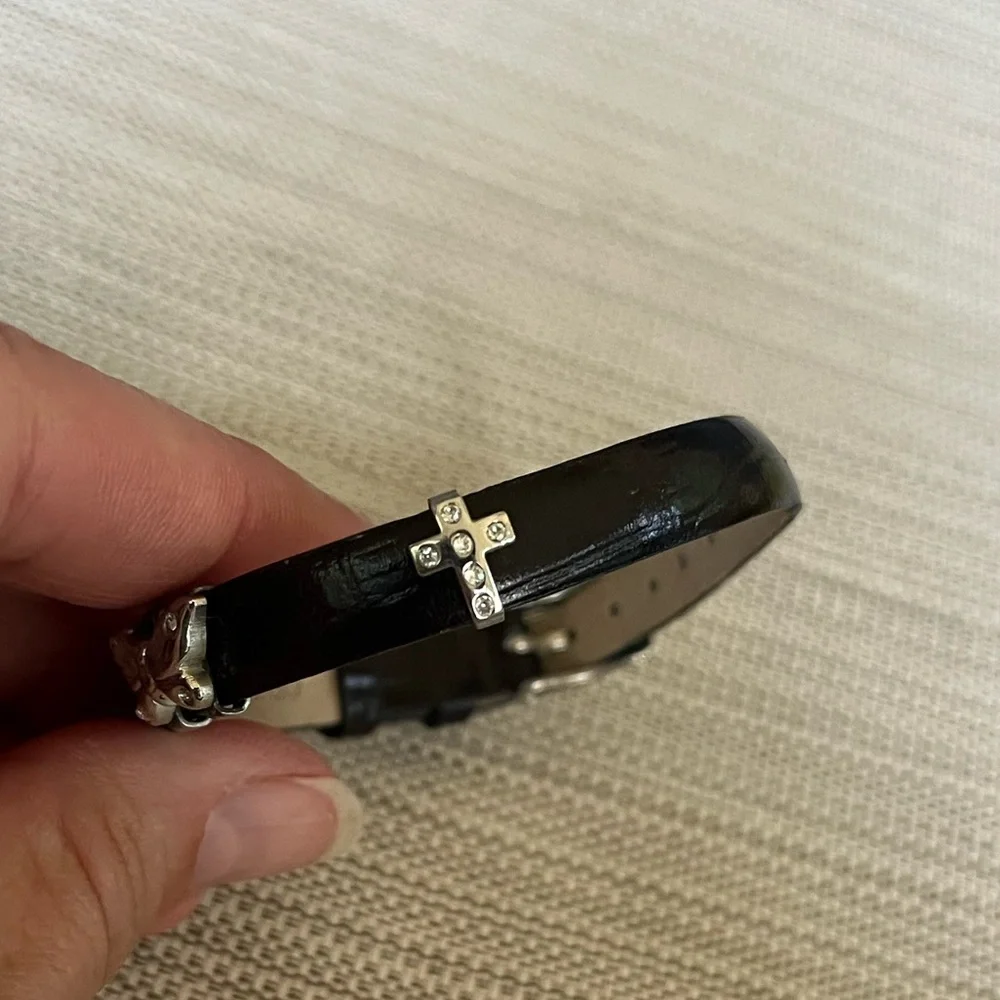 N/A black leather